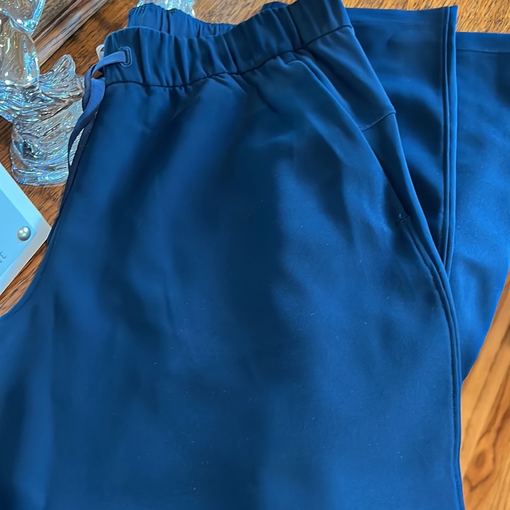Lululemon on the flight pants!